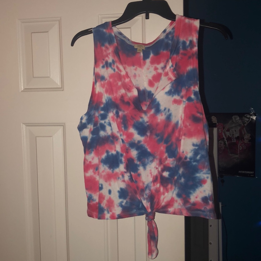 Never worn tie dye true craft tank!